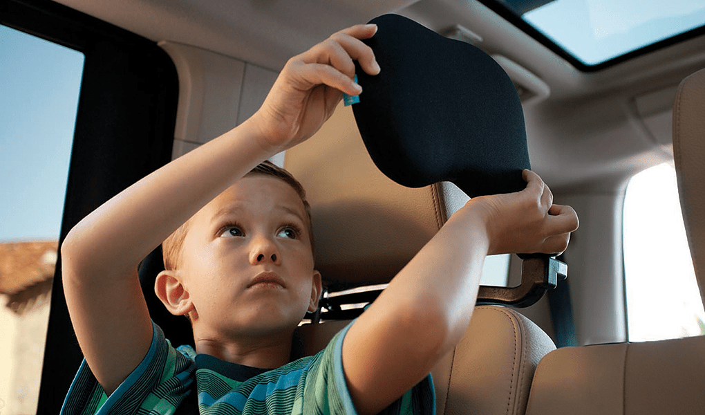 大人も使える車用ヘッドレスト